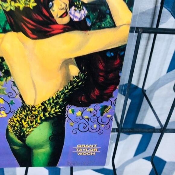 Batman Shadow Of The Bat #56 DC Universe Logo Variant DCU Poison Ivy - Picture 6 of 6